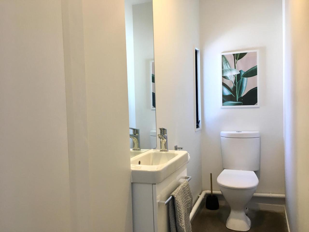 Number 1 - Chic Inner City Rooms Christchurch Eksteriør billede