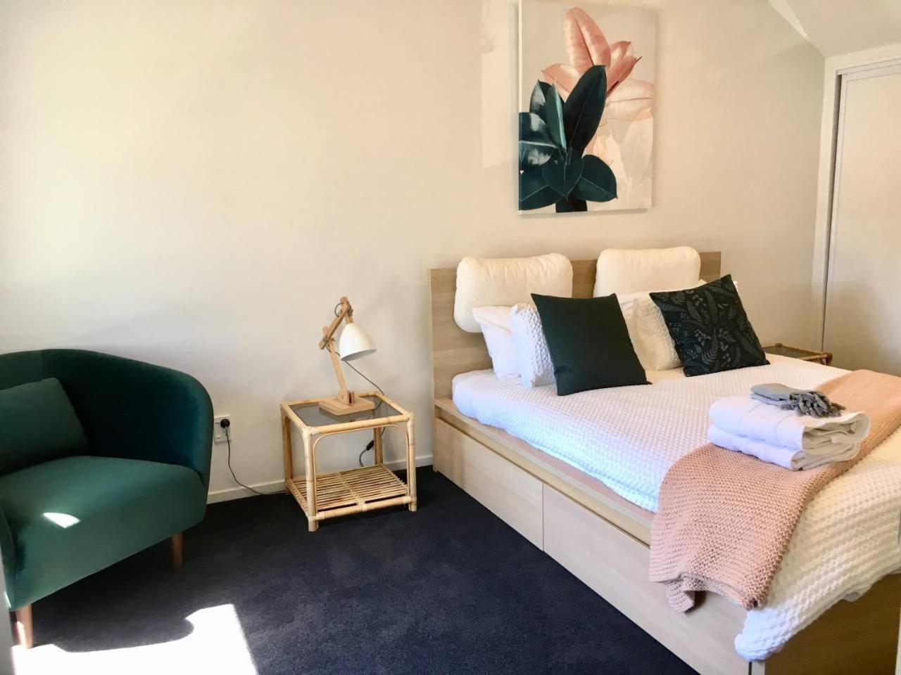 Number 1 - Chic Inner City Rooms Christchurch Eksteriør billede