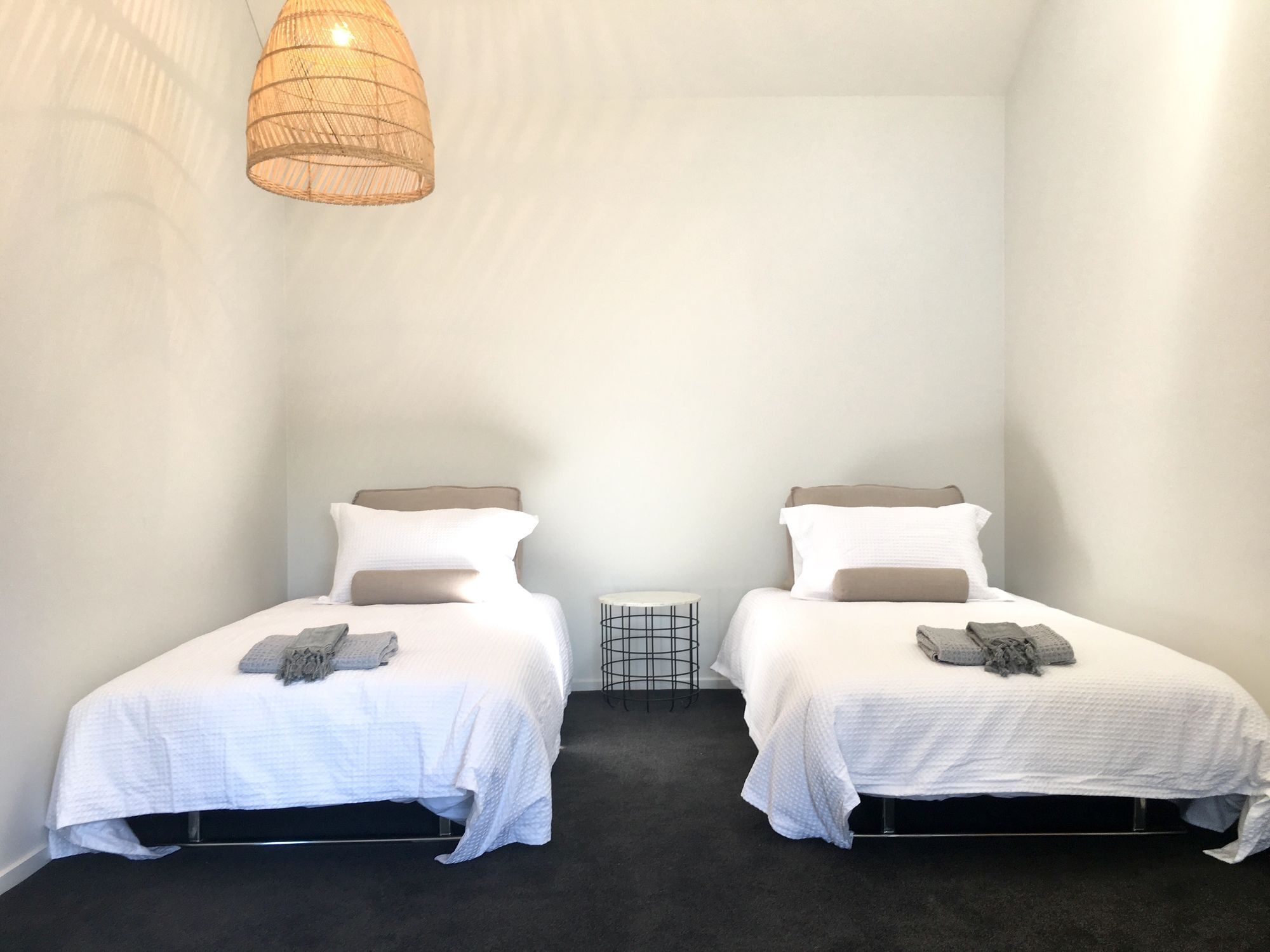 Number 1 - Chic Inner City Rooms Christchurch Eksteriør billede